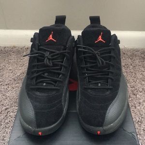 Jordan 12 “max orange” , size 8.5